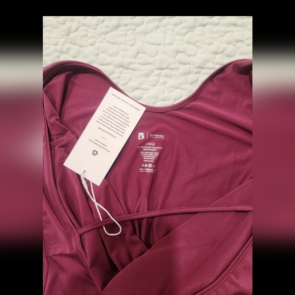 BuffBunny - Botanical Top - Large - Picture 5 of 5